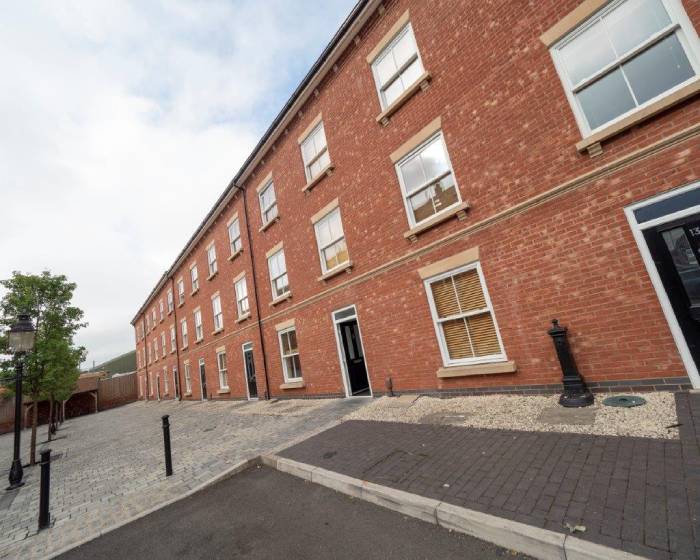 10-bedrooms-15-willowbank-mews-student-accommodation-lettuce-lettings